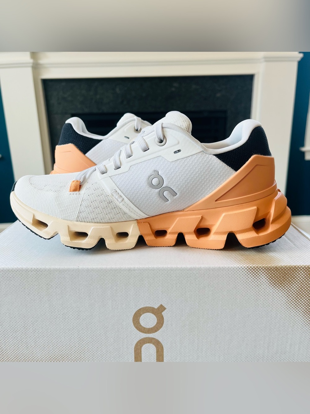 On Cloudflyer 4 Women's Sneakers Running Shoes White/Copper 71.98667 - Picture 2 of 8